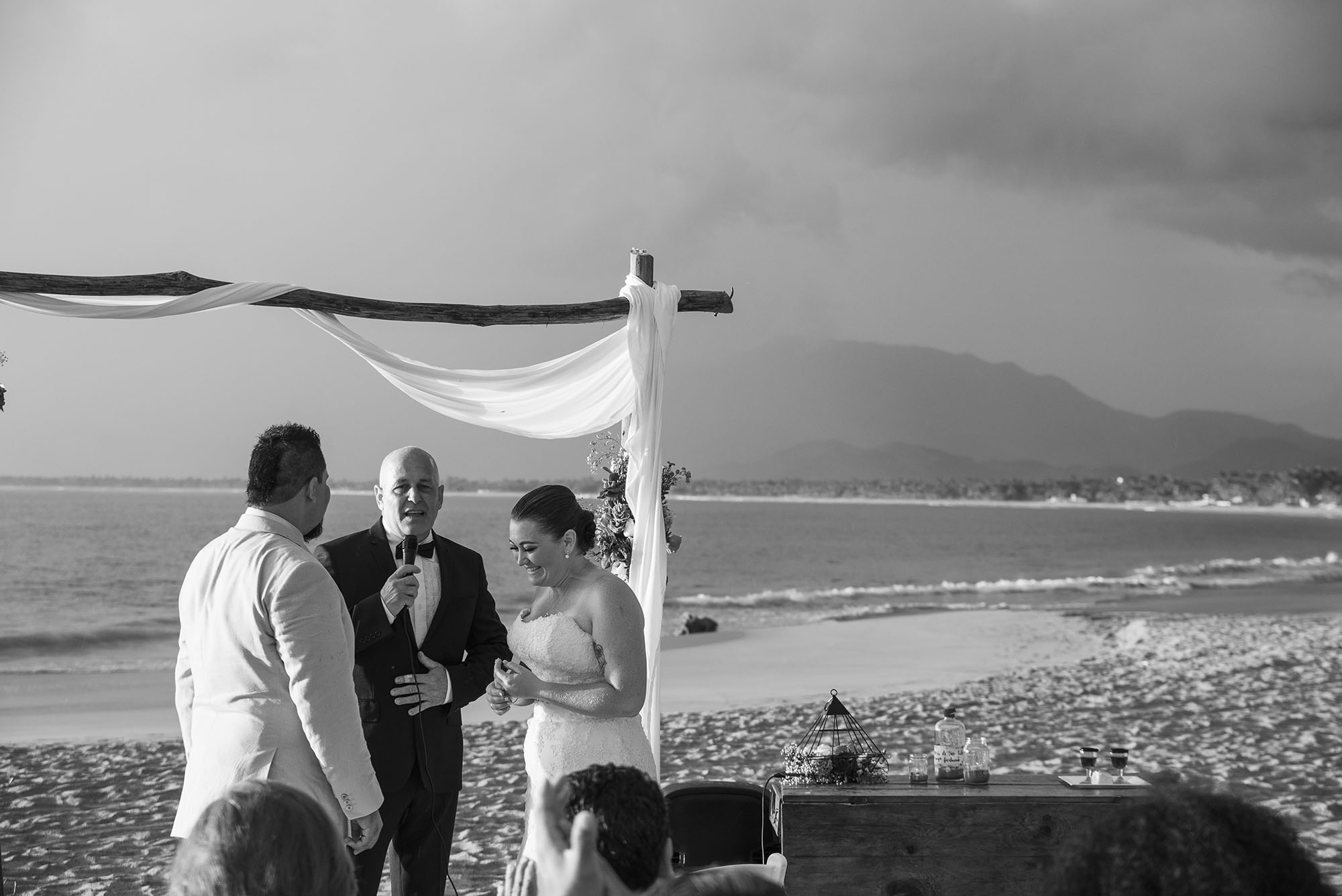 Boda en la playa Rubén Zapiain fotografo de bodas destino